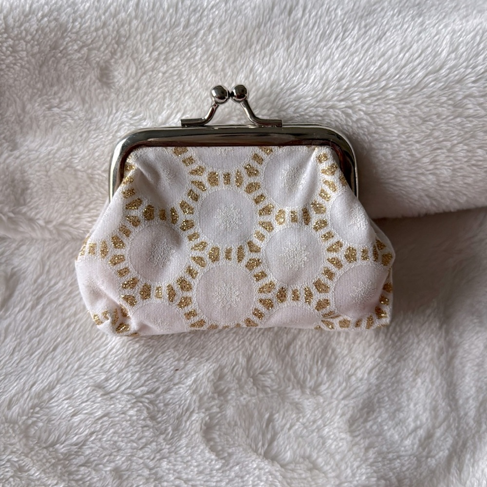 - Kiss lock coin wallet beige gold